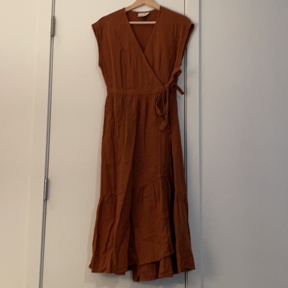 Short Sleeve V-Neck Ruffle Hem Midi Dress - Picture 4 of 7